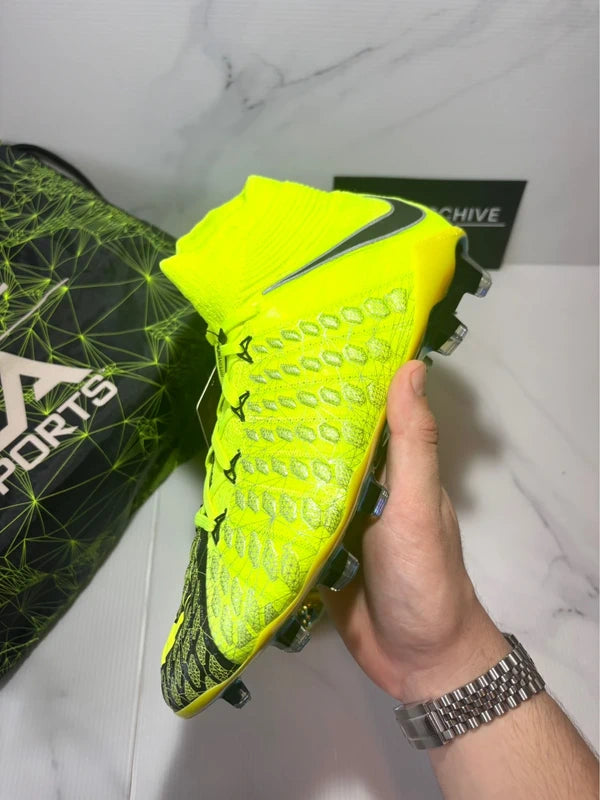 Nike x EA SPORTS Hypervenom Phantom III DF FG– Limited Edition